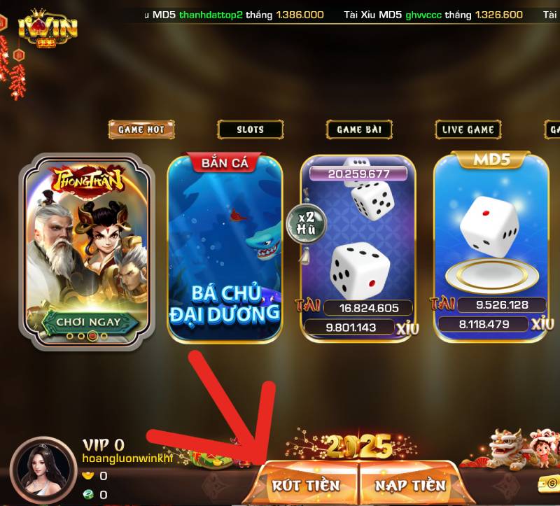 Tại màn hình chính, tìm và chọn tab Rút Tiền để tiếp tục. Bạn sẽ thấy các tùy chọn rút tiền xuất hiện trên màn hình. Bước 2: Truy Cập Mục "Rút Tiền"