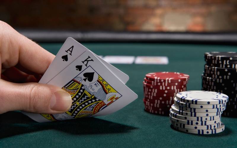 Hướng Dẫn Chơi Poker Dành Cho Người Mới Bắt Đầu 2 Poker là gì?